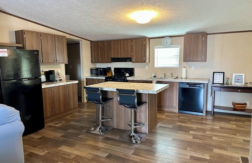 Elephant Butte House | Spacious 4BR, 2BA Close to Elephant Butte Lake, and the Golf Course!