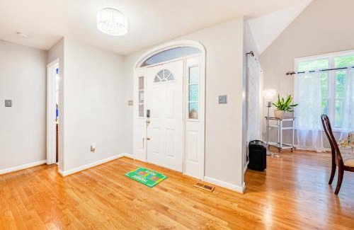 Stevensville House | Spacious 4BR Getaway w Games Pier Firepit