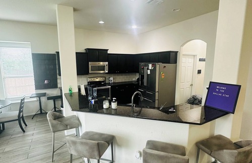 DeSoto House | Spacious 4BR Home - 2 Living Rooms, Study, Firepit, Pet-Friendly!