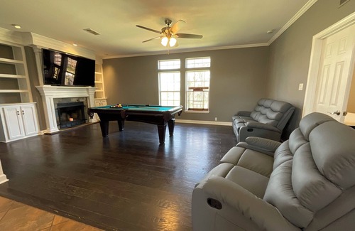 Jean Lafitte House | Spacious 5-bedroom house with WiFi, AC in charming Lafitte