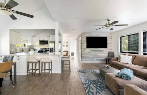 Ocean Beach House | Spacious 5-bedroom house in Ocean Beach with Heated Saltwater Pool!