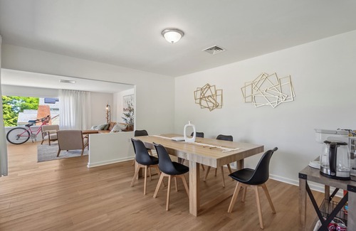 SeaTac House | Spacious 5B2B home 5 min to airport with AC, Game Room, Sleeps 16