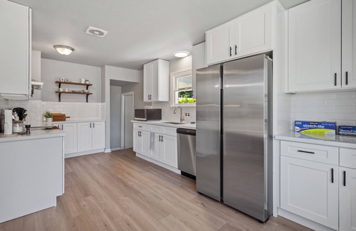 SeaTac House | Spacious 5B2B home 5 min to airport with AC, Game Room, Sleeps 16