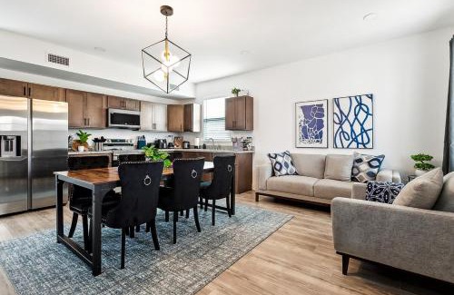 Florida Area Apartment | Spacious 5BR Getaway in NOLA