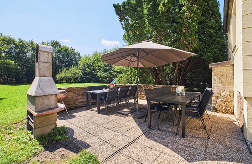 Plana nad Luznici Villa | Spacious 6-bedroom Villa Fontana with indoor heated pool and sauna.
