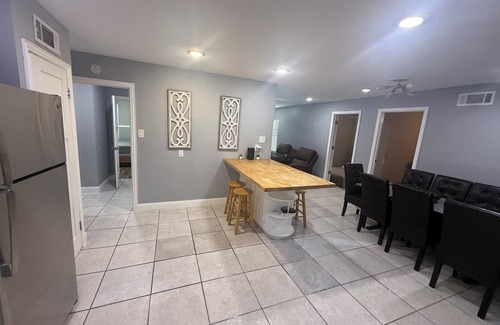 Meadowbrook House | Spacious 6-bedroom house in beautiful Fort Worth with AC