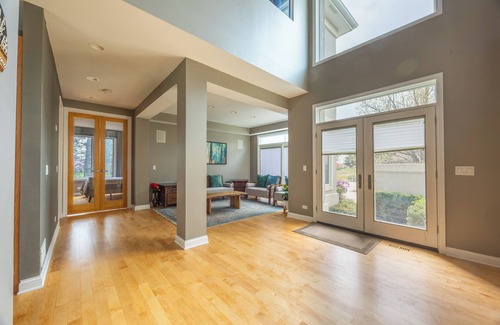 Gurnee House | Spacious 6-bedroom house in welcoming Gurnee with AC, WiFi
