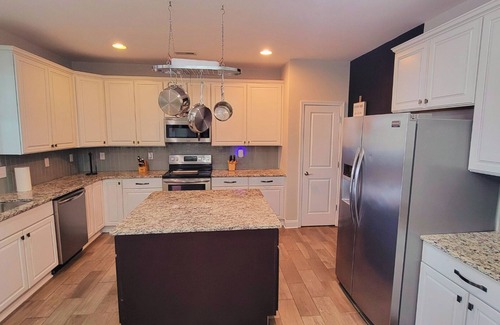 Murraysville House | Spacious 7-bedroom house with WiFi, fitness room in brilliant Wilmington