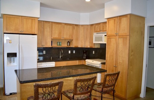 Pupukea House | Spacious and clean; 2 min walk to beach; 2 bedroom North Shore Ohana w/AC