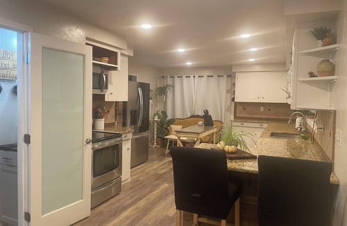 Salem House | Spacious and lovely, 1 level home in South Salem