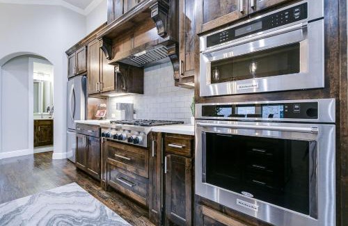Coppell House | Spacious and Modern 4BR 2BA 5MintoDFW