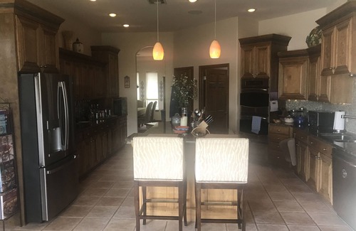 Mesilla Park House | Spacious and private NM Pueblo styled home with great views.