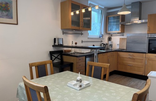 Ramersdorf House | Spacious and quiet 1-bedroom place in Munich. Fully equipped sleeps 7 guests!