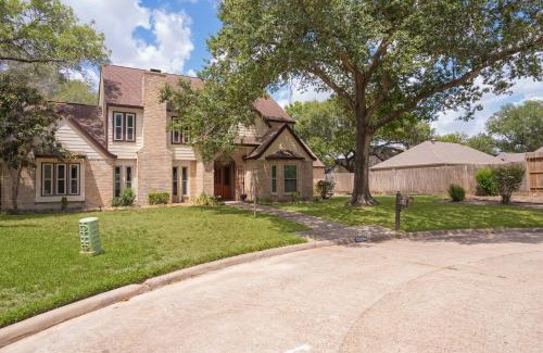 Barker House | Spacious and quiet 4 bed 3 and a half bath home away from home in Katy Texas