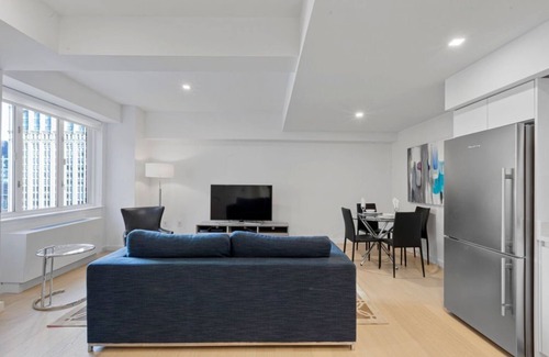 Battery Park City Condo | Spacious and Stylish Accommodation in the Heart of Lower Manhattan