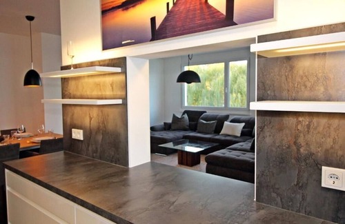 Tulln an der Donau Apartment | Spacious apartment (102sqm) with kitchen and terrace