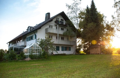 Christazhofen Apartment | Spacious apartment in a quiet secluded location, large balcony and garden