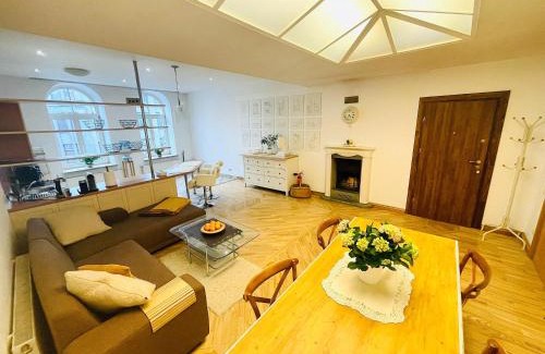 Old Town Apartment | Spacious Apartment in Old Town Riga