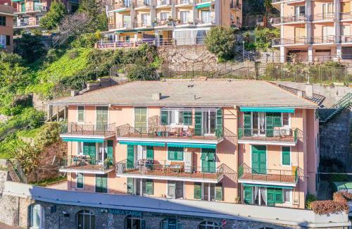 Sori Apartment | Spacious Apartment in Sori with Large Terrace