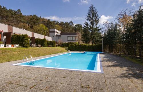 Wiselka Apartment | Spacious Apartment in Wisełka with Parking and Seasonal Swimming Pool by Renters Prestige