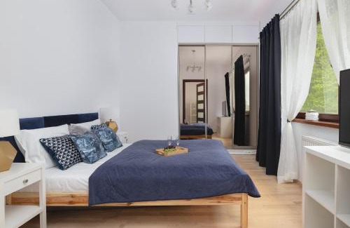 Wiselka Apartment | Spacious Apartment in Wisełka with Parking and Seasonal Swimming Pool by Renters Prestige