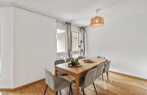 District 8 Apartment | Spacious Apartment in Zurich