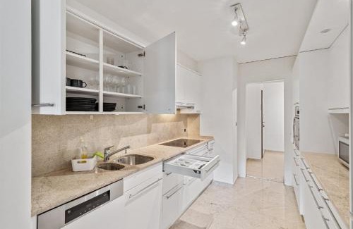 District 8 Apartment | Spacious Apartment in Zurich