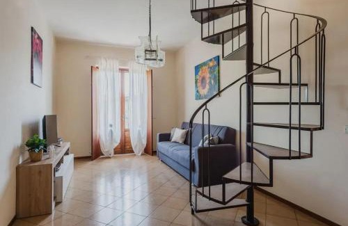 Aci Trezza Apartment | Spacious Apartment with Sea View in Aci Castello