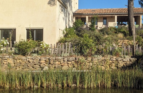 Jouques House | Spacious architect's house with natural swimming pool 15m x 4
