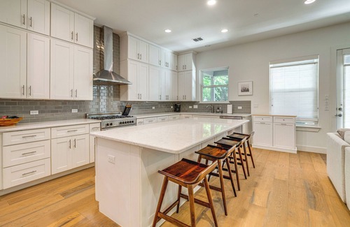 Dawson House | Spacious Austin Home: Near S Congress & Downtown!