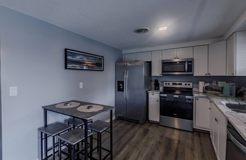 Englewood House | Spacious Backyard & Pool Retreat - 5 Mins to Beach