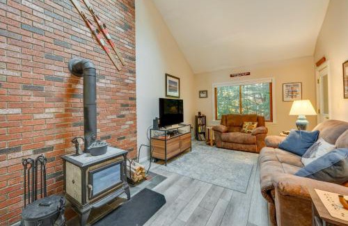 Bartlett Apartment | Spacious Bartlett Condo with Balconies and Pool!