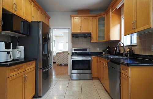 Burnaby House | Spacious & Bright Family-Friendly Home in the Heart of Burnaby