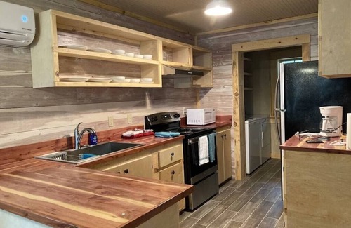 Ozark House | Spacious cabin 3bedrooms and 2 baths. 2 miles to Mill Creek OHV/ATV trailhead and half mile to the Mulberry River at Cass Arkansas. Get 10% per night book 5 days or more.