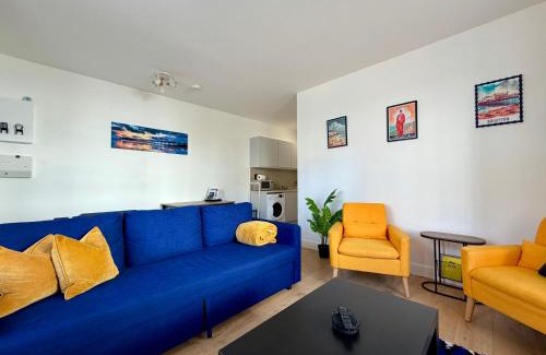 Brighton City Centre Apartment | Spacious Central Apartment, Great for Families, Groups, Business - Close to Station