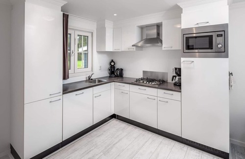 Hooghalen House | Spacious chalet with natural light, perfect for Drenthe’s nature.