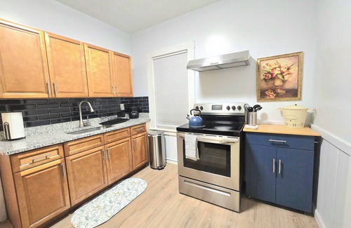 Worcester Apartment | Spacious & Clean 3BR APT near Clark University