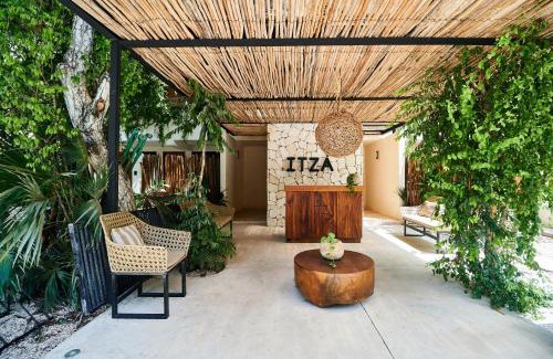 Zama Apartment | Spacious & Comfy Penthouse Oasis with Plunge Pool