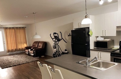 Chateauguay Condo | Spacious Condo for getaway with king size bed