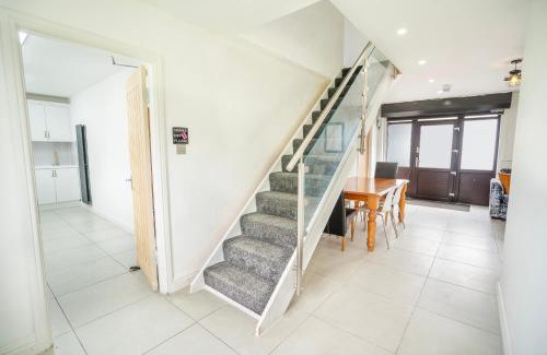 Stafford House | Spacious Countryside Barn House