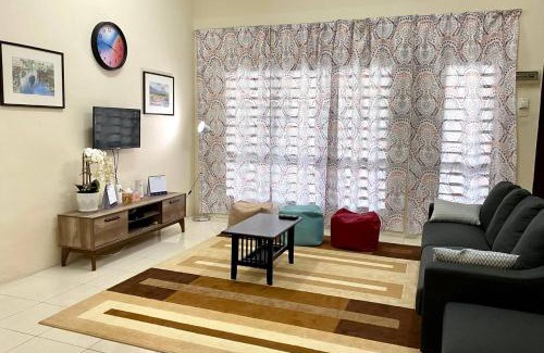 Bota House | Spacious cozy Lakeville homestay 4 bedrooms all with AirCond