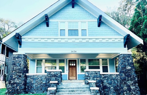 Norwood House | Spacious custom designed bungalow with 6 bedrooms & wifi in enjoyable Birmingham