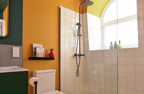 Angel Apartment | Spacious Ensuite Bedroom Close to Angel Shoreditch