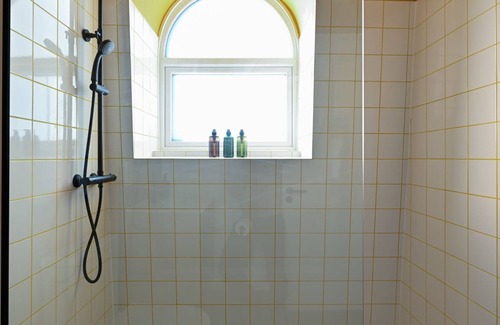 Angel Apartment | Spacious Ensuite Bedroom Close to Angel Shoreditch