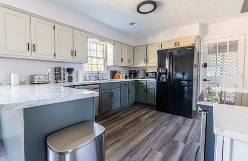 Fortson House | Spacious Family Escape | 4Br | Private Pool | Games
