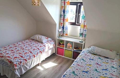 Hunstanton Apartment | Spacious Family Friendly Apartment- 100m from beach with Seaviews!