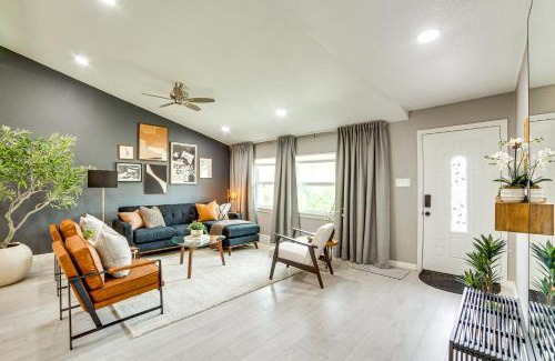 Original Town House | Spacious Family Home, 5 Mi to Galleria Dallas!