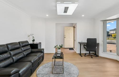 Parkinson House | Spacious Family Retreat in Peaceful Parkinson