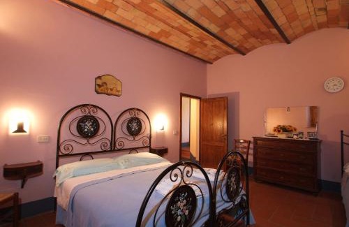 Gallina Apartment | Spacious Farmhouse in Pienza with Swimming Pool