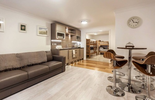 Merthyr Tydfil Apartment | Spacious Flat by Taff Trail - Ideal for Groups